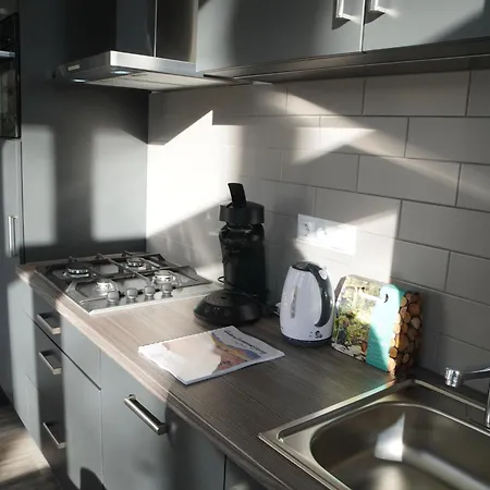 Forest-view Tiny House *