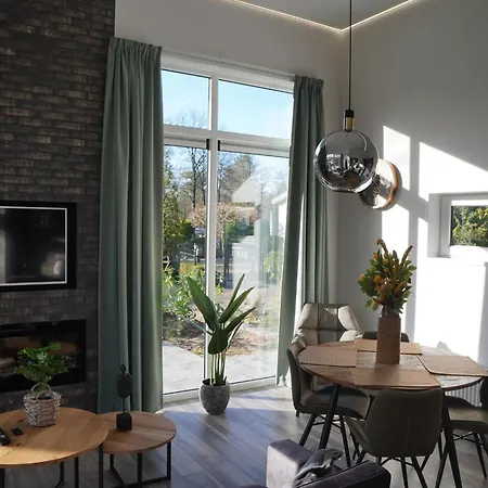 Forest-view Tiny House *